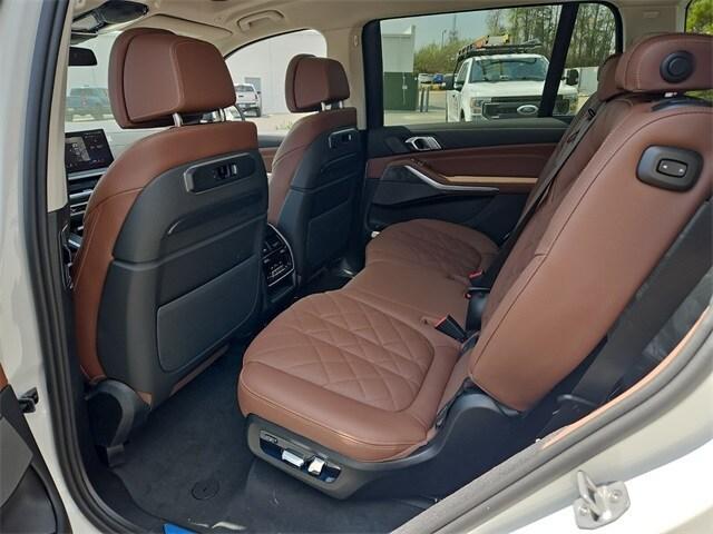 new 2025 BMW X7 car, priced at $93,690