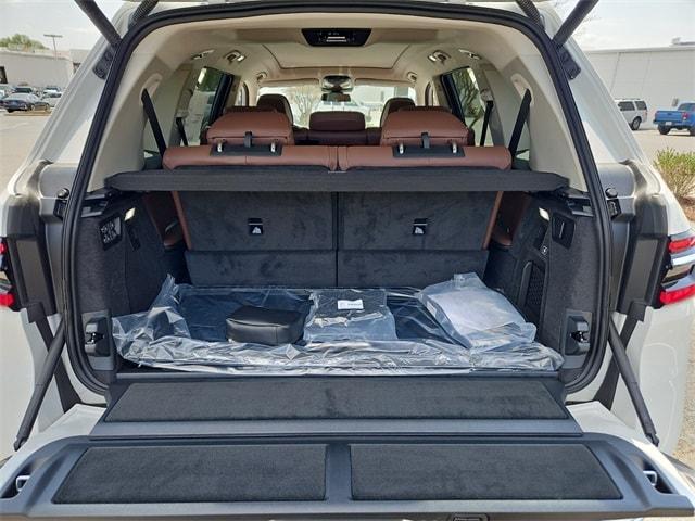 new 2025 BMW X7 car, priced at $93,690