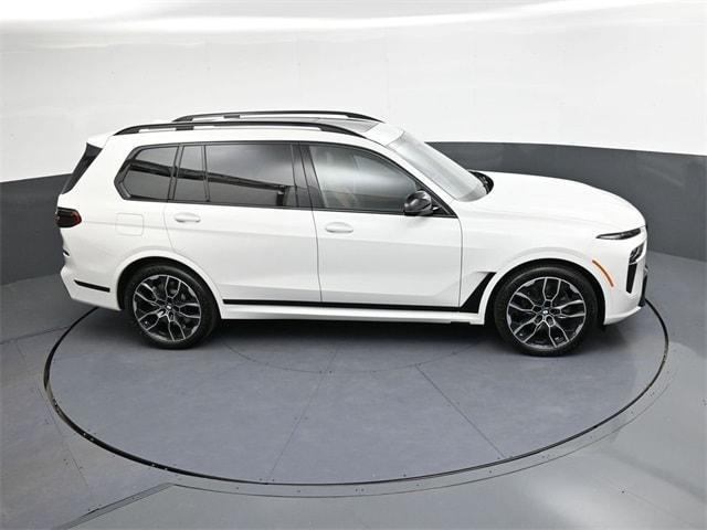 new 2026 BMW X7 car, priced at $118,275