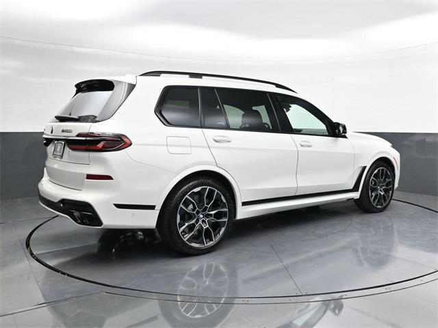 new 2026 BMW X7 car, priced at $118,275