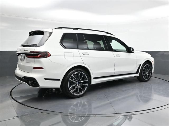 new 2026 BMW X7 car, priced at $118,275