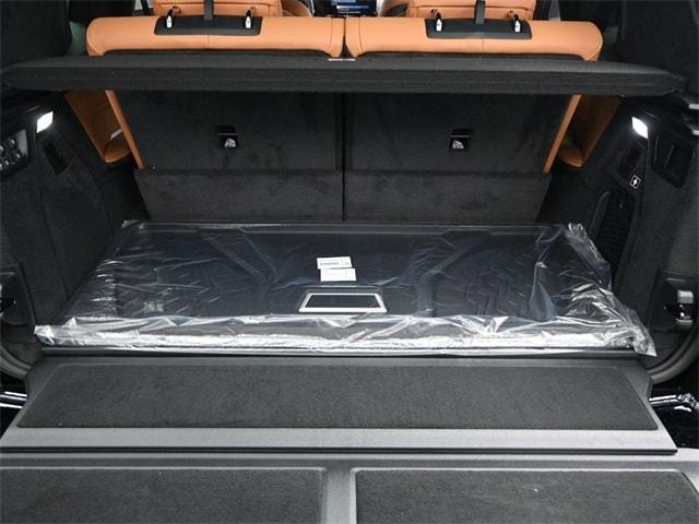 new 2026 BMW X7 car, priced at $102,925