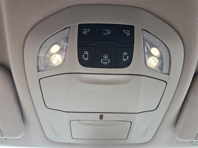used 2023 Chrysler Pacifica car, priced at $20,596