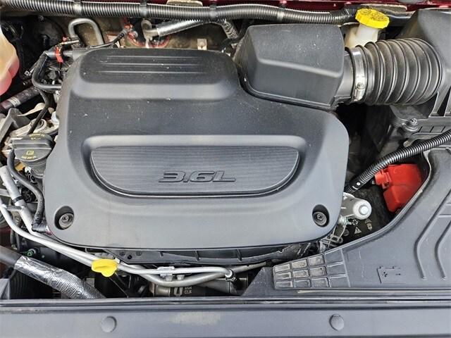 used 2023 Chrysler Pacifica car, priced at $20,596