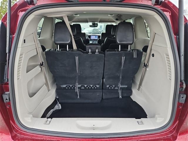 used 2023 Chrysler Pacifica car, priced at $20,596