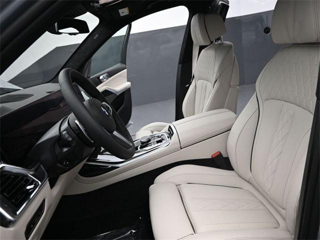 new 2026 BMW X7 car, priced at $101,655