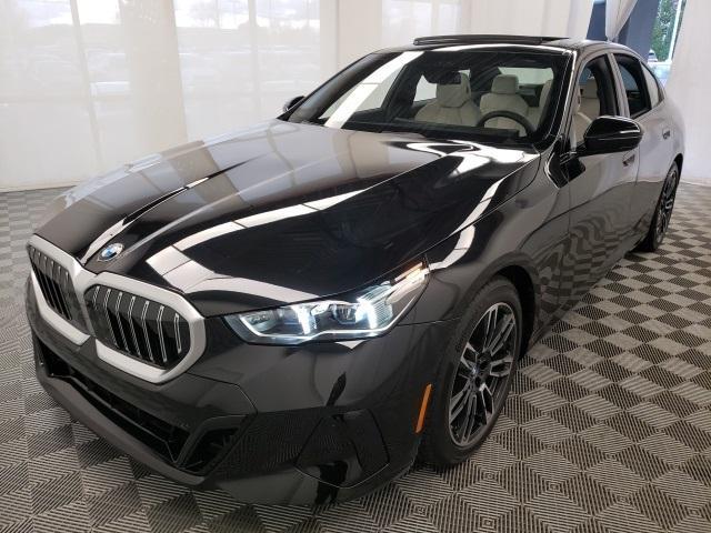 new 2024 BMW 540 car, priced at $75,260