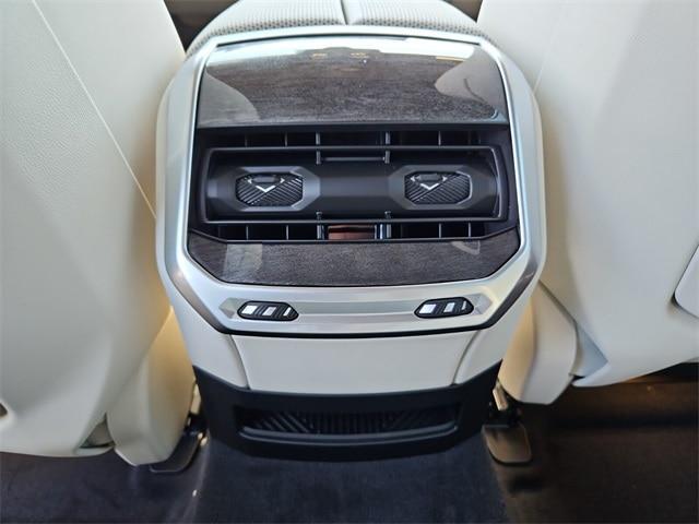 new 2025 BMW 760 car, priced at $129,700