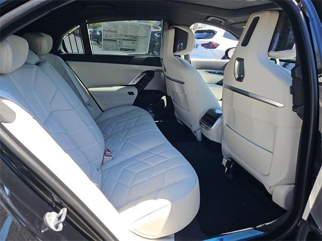 new 2025 BMW 760 car, priced at $129,700