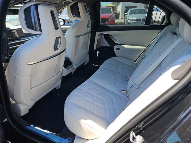new 2025 BMW 760 car, priced at $129,700