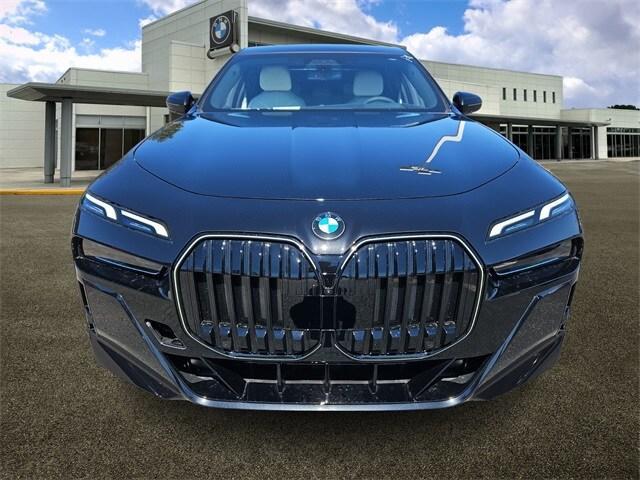 new 2025 BMW 760 car, priced at $129,700