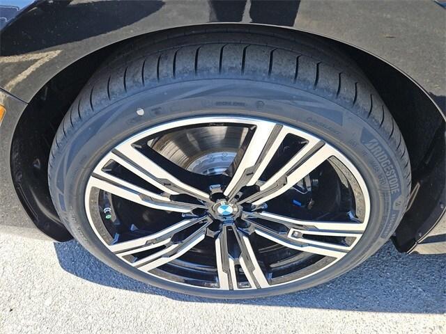 new 2025 BMW 760 car, priced at $129,700