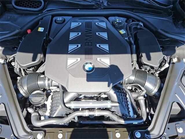 new 2025 BMW 760 car, priced at $129,700