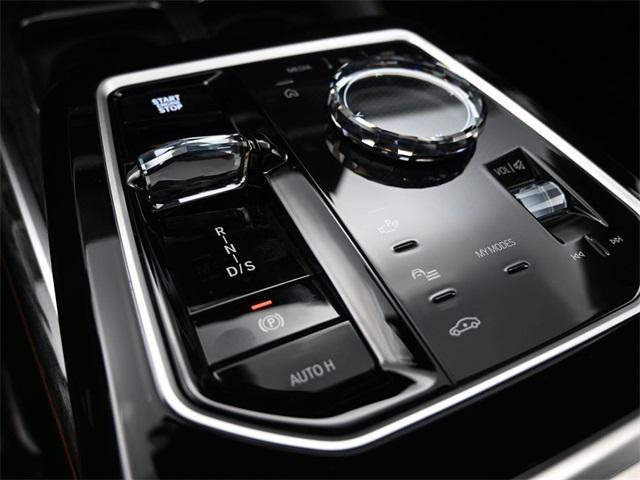 new 2025 BMW 760 car, priced at $129,750