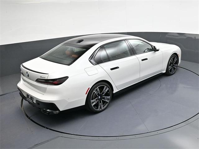 new 2025 BMW 760 car, priced at $129,750