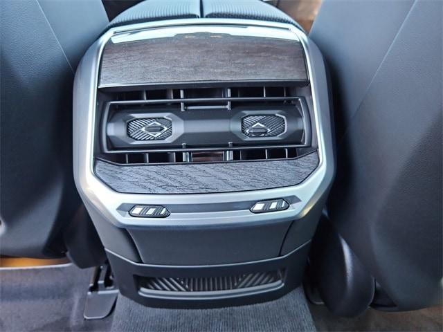 new 2025 BMW 760 car, priced at $130,850