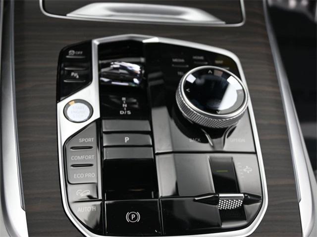 new 2026 BMW X7 car, priced at $100,475