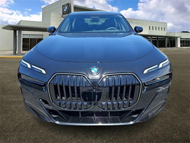 new 2025 BMW 760 car, priced at $129,750