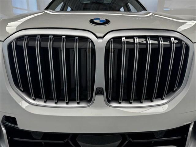 new 2025 BMW X7 car, priced at $92,035