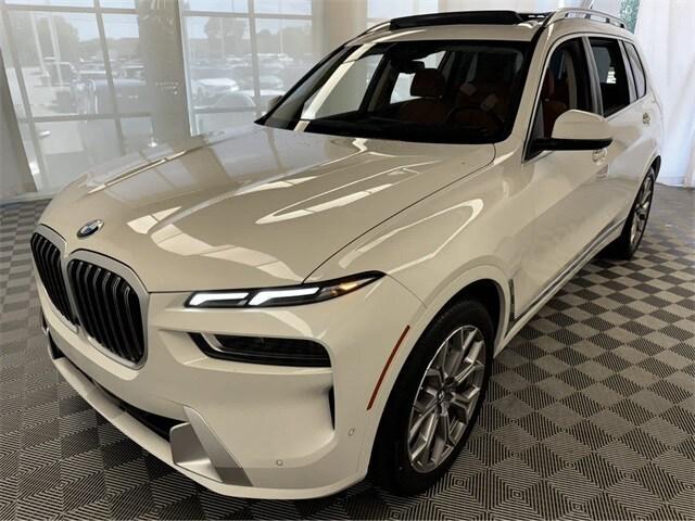 new 2025 BMW X7 car, priced at $92,035