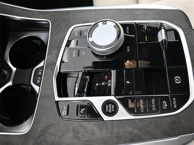 new 2026 BMW X7 car, priced at $106,825