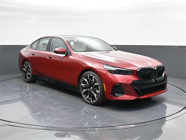 new 2025 BMW 550e car