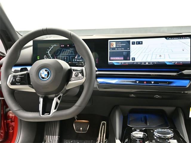 new 2025 BMW 550e car