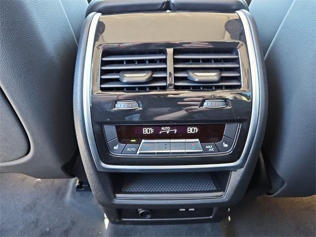 new 2025 BMW X7 car, priced at $93,705