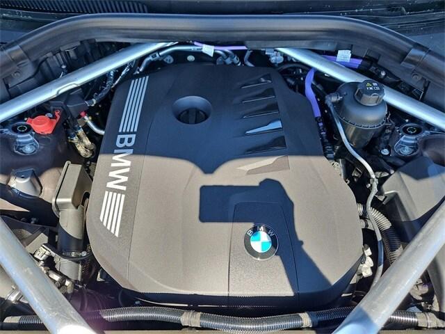 new 2025 BMW X7 car, priced at $93,705