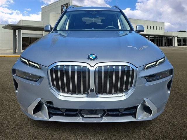 new 2025 BMW X7 car, priced at $93,705