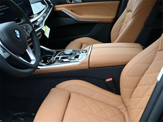 new 2026 BMW X7 car, priced at $97,405