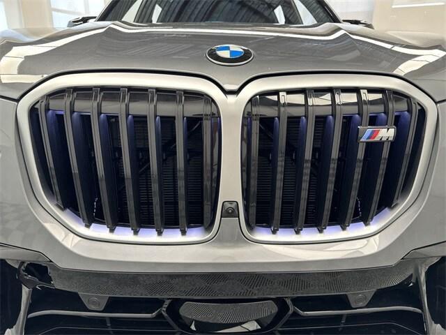 new 2025 BMW X7 car, priced at $117,705