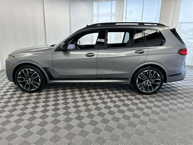 new 2025 BMW X7 car, priced at $117,705