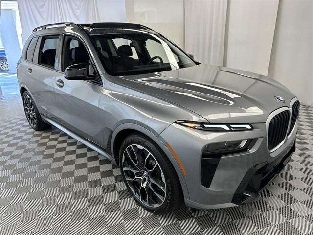 new 2025 BMW X7 car, priced at $117,705