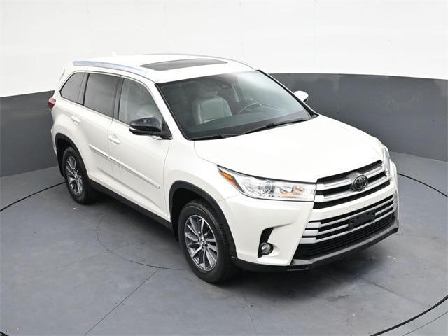 used 2019 Toyota Highlander car, priced at $30,421