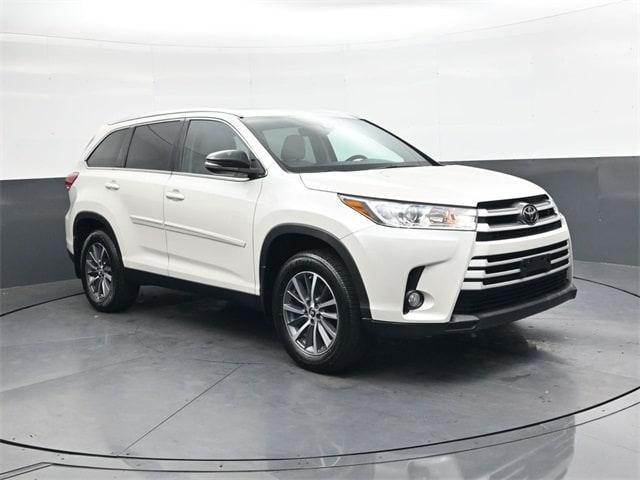 used 2019 Toyota Highlander car, priced at $30,421