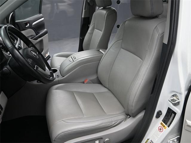 used 2019 Toyota Highlander car, priced at $31,969