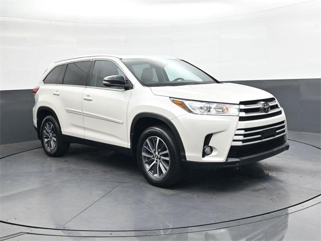 used 2019 Toyota Highlander car, priced at $31,969