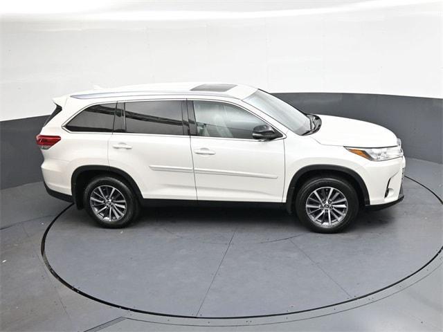 used 2019 Toyota Highlander car, priced at $30,421