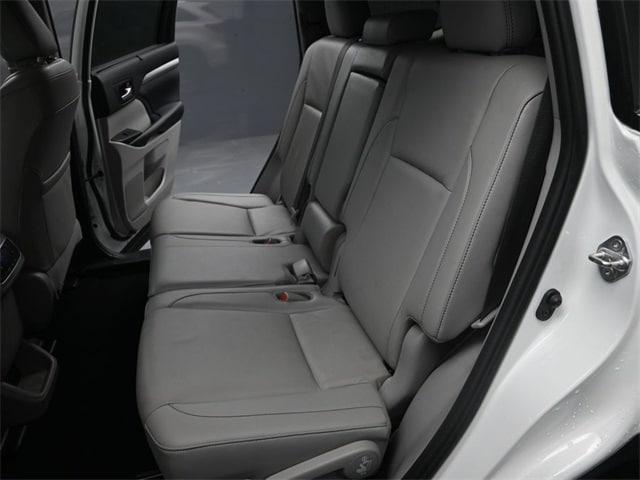 used 2019 Toyota Highlander car, priced at $30,421