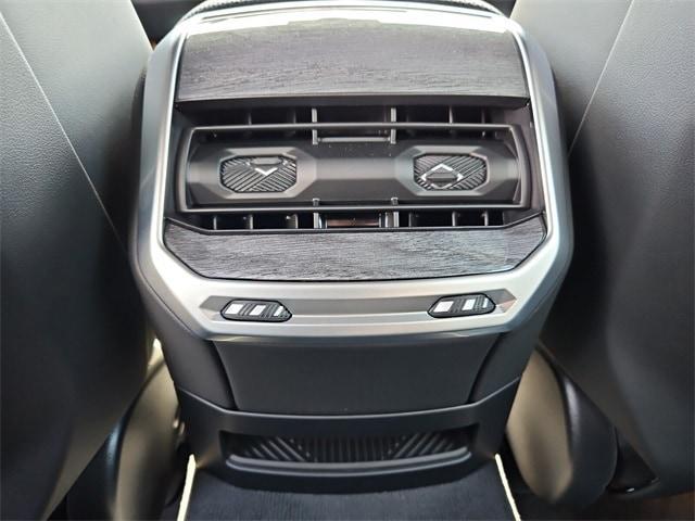 new 2025 BMW i7 car, priced at $131,075