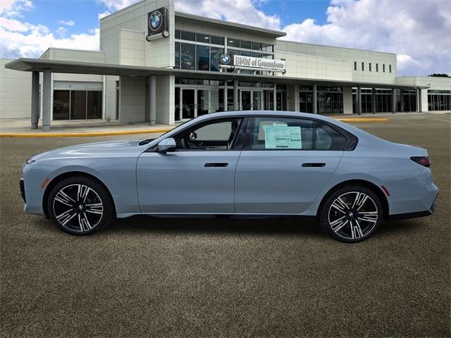 new 2025 BMW 760 car, priced at $132,600
