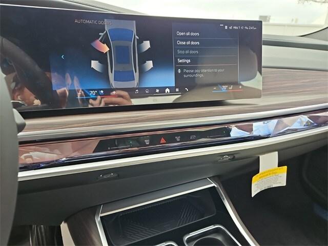new 2025 BMW 760 car, priced at $132,600