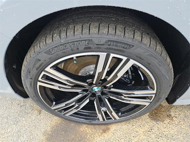 new 2025 BMW 760 car, priced at $132,600