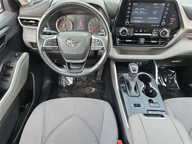 used 2022 Toyota Highlander car, priced at $30,600