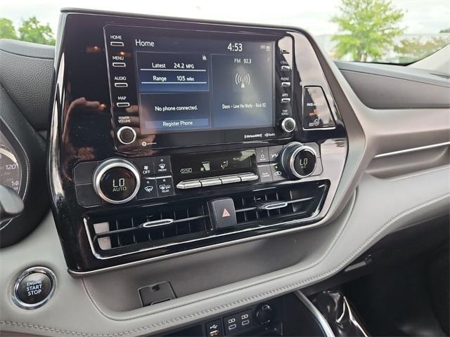 used 2022 Toyota Highlander car, priced at $30,600