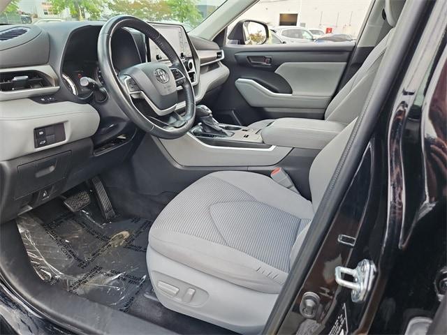 used 2022 Toyota Highlander car, priced at $30,600