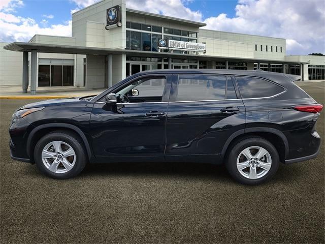 used 2022 Toyota Highlander car, priced at $30,600