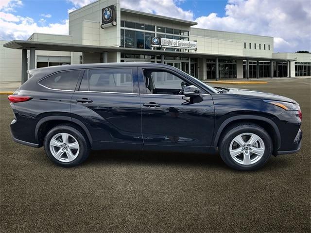 used 2022 Toyota Highlander car, priced at $30,600