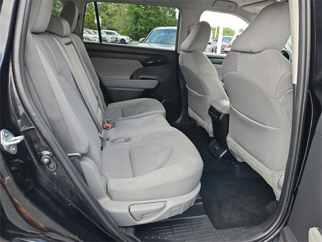 used 2022 Toyota Highlander car, priced at $30,600
